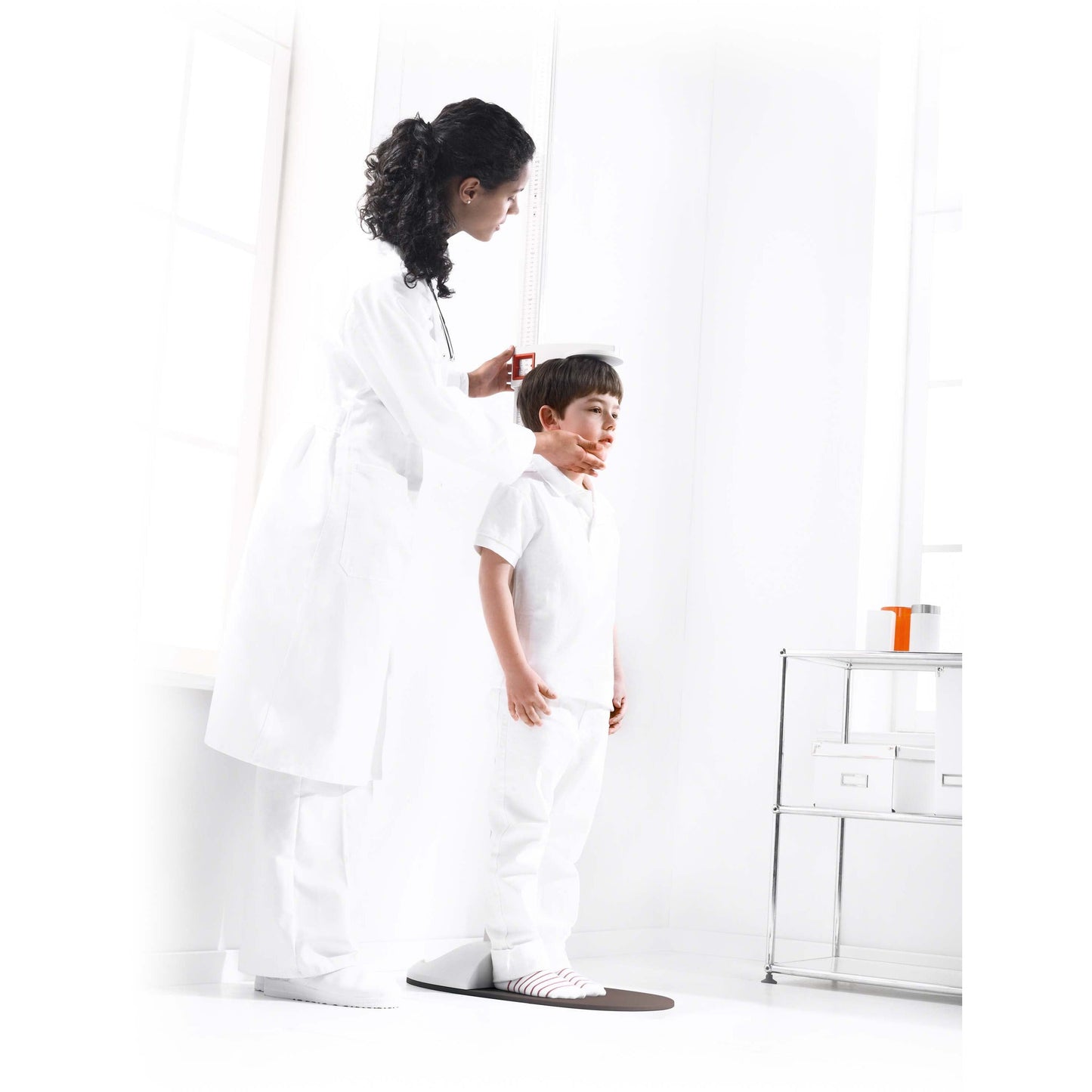 White Smoke seca 217 - Portable Stadiometer Combinable with Flat Scale