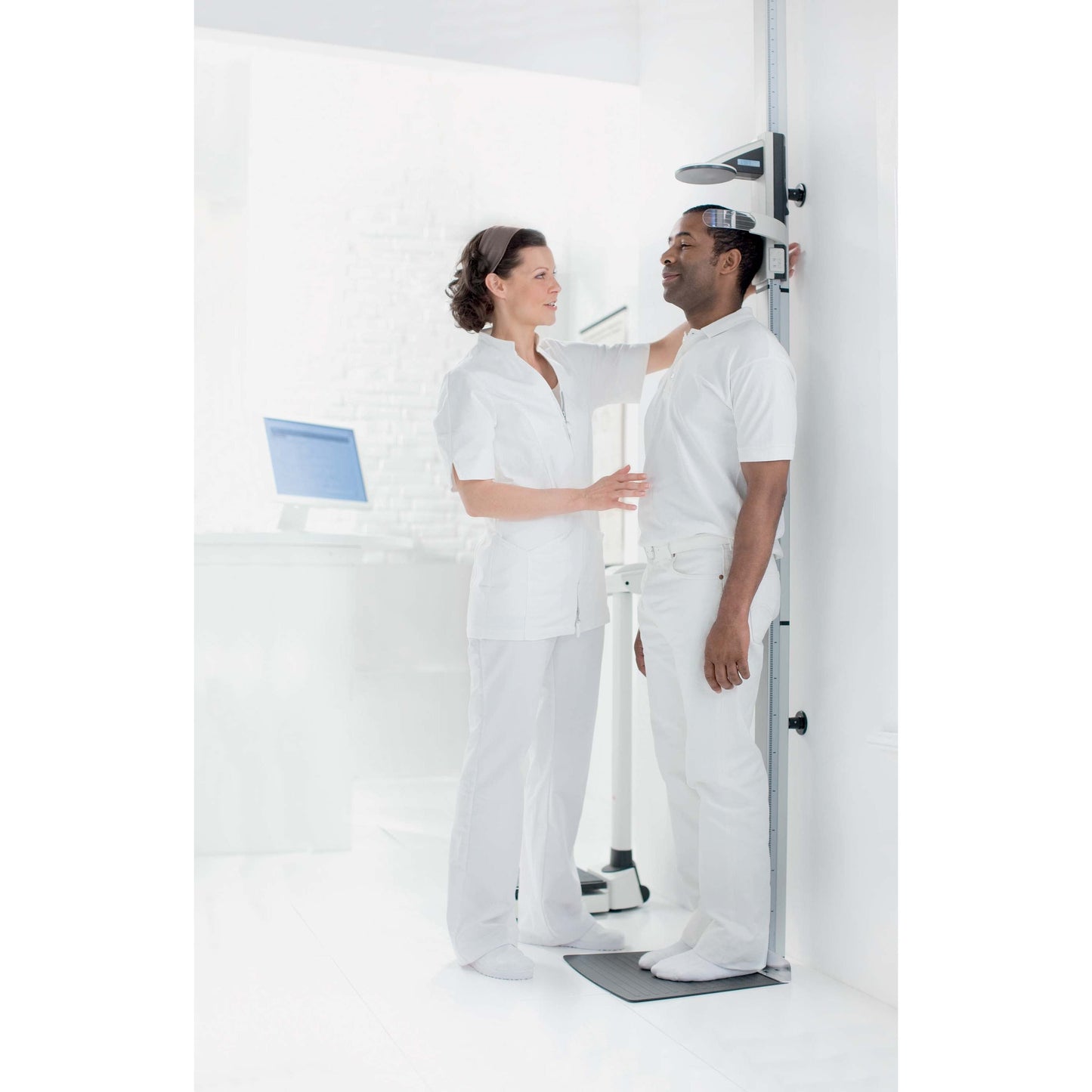 Light Gray seca 264 - Wall-mounted Stadiometer with Display on the Headpiece