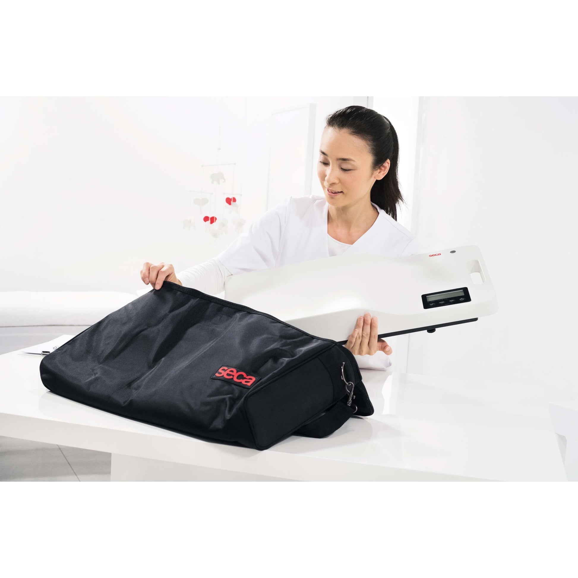 Lavender seca 336 - Baby Scale with Flat Weighing Tray and Optional Measuring Rod