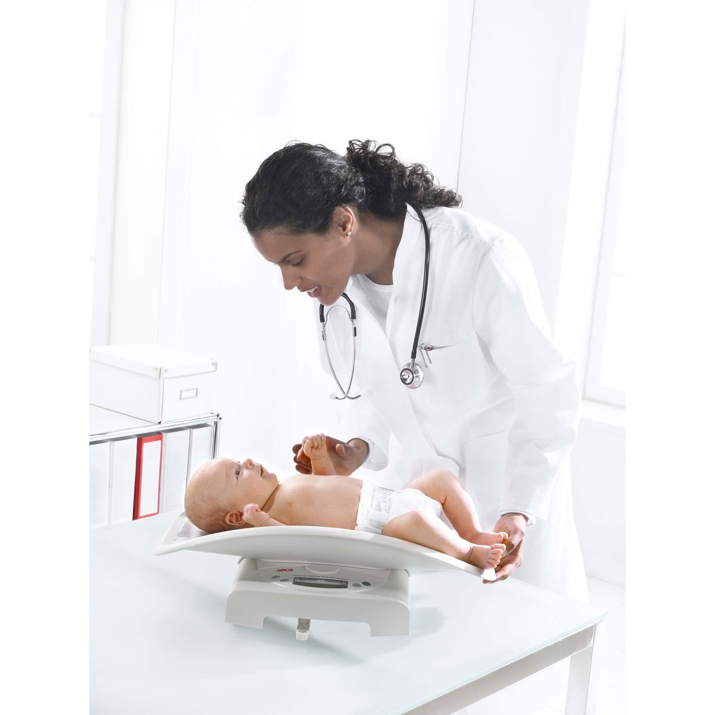 Lavender seca 384 - 2-in-1 Mobile Baby Scale and Flat Scale for Toddlers (Class III medically approved)