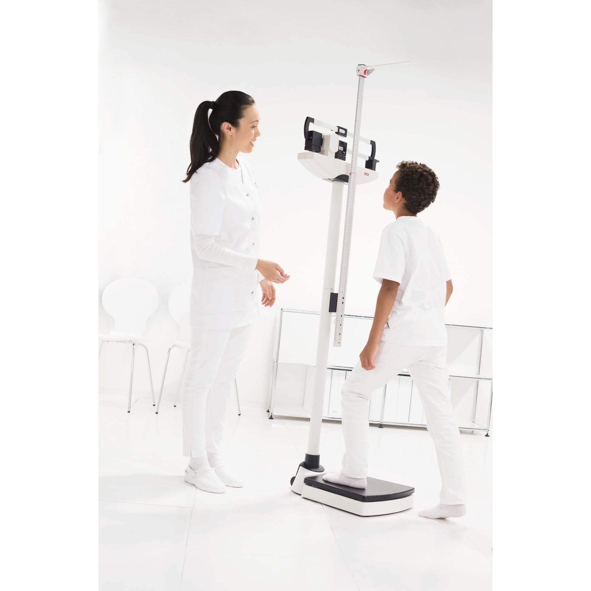 White Smoke seca 711 - Mechanical Column Scale with Eye-Level Beam