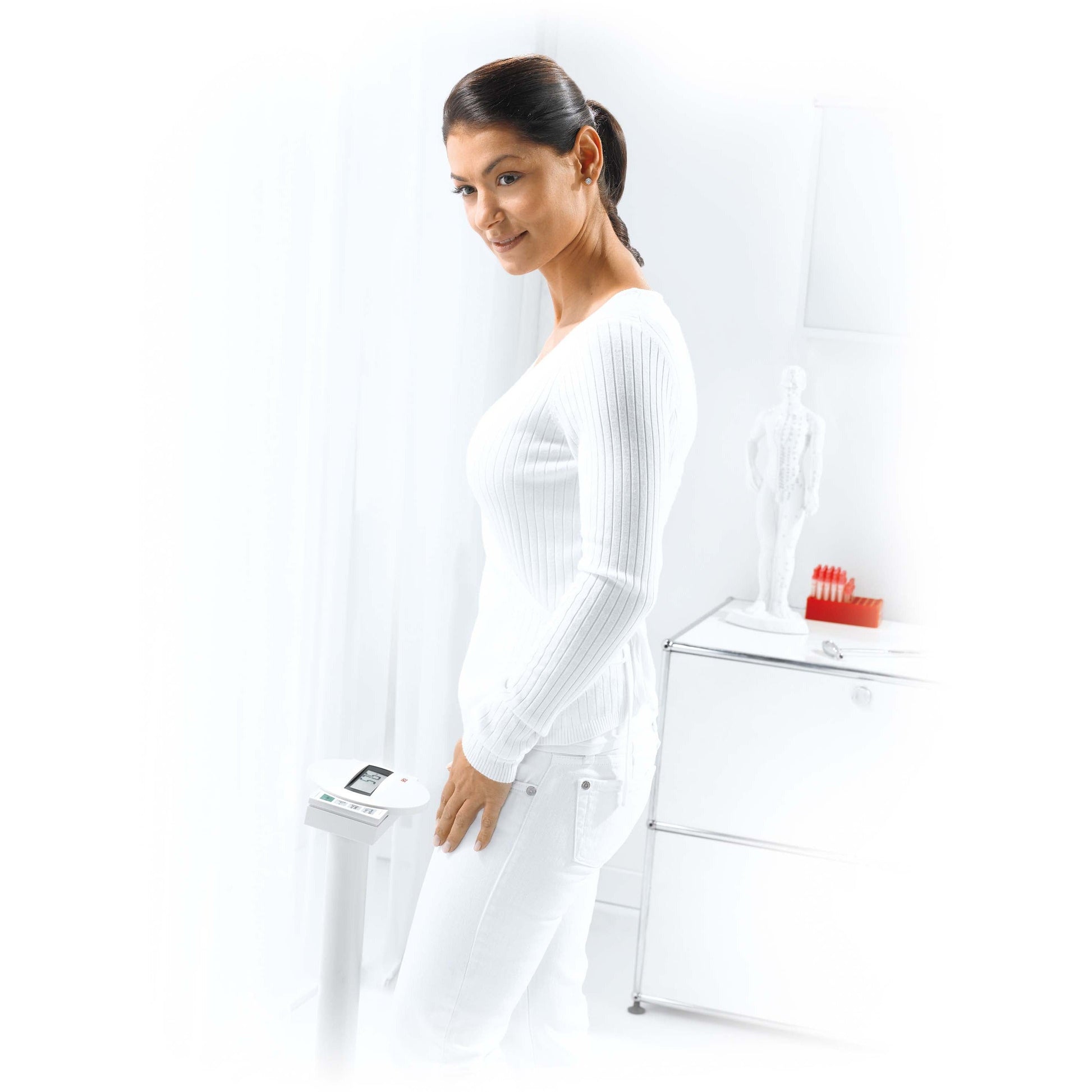 White Smoke seca 799 - Digital column scale with BMI function (Class III medically approved)